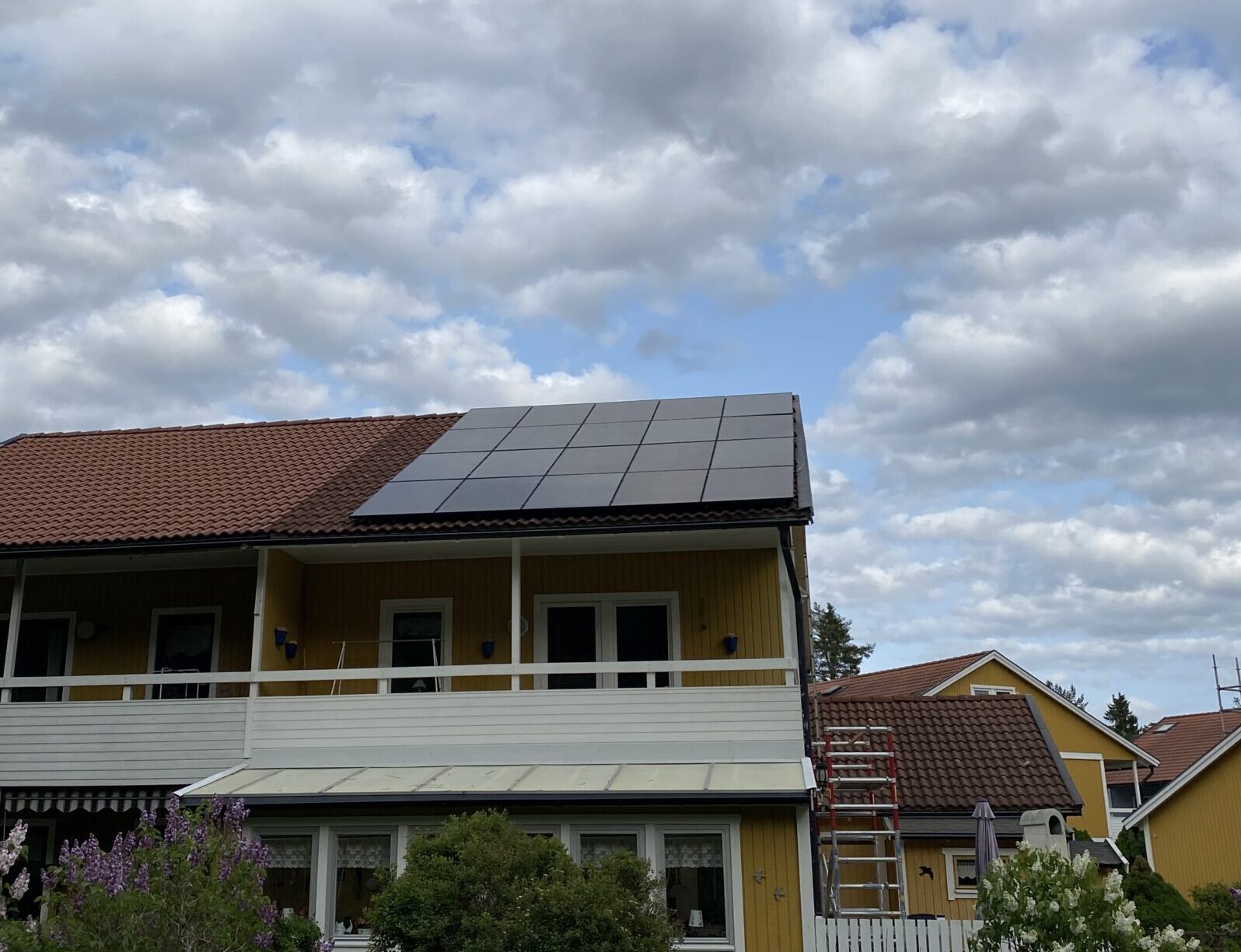 Solceller i Stockholm. Solcellsinstallation stockholm. Batterilagring stockholm.